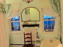 Clamshell By The Sea