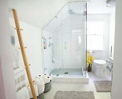 Deer Isle Farmhouse - New!