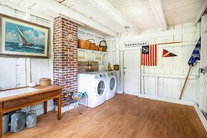 Deer Isle Farmhouse - New!