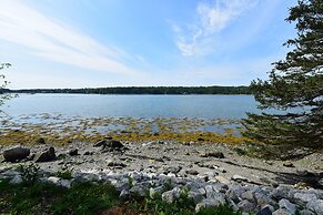 Cottage on Northwest Harbor