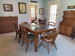 Geary House at Fifield Point