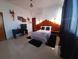 Central Palace Hotel