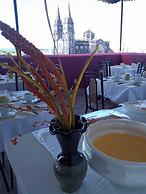 Central Palace Hotel