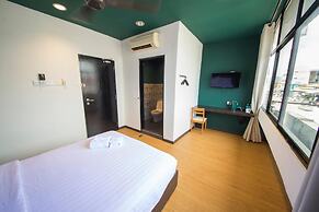 Room V Jalan Jenang