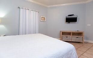 Phoenix On The Bay 1122 3 Bedroom Condo