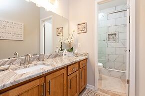 Phoenix Vi 6113 3 Bedroom Condo