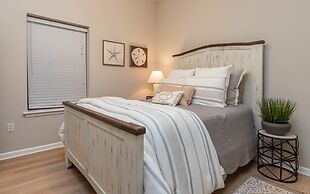 Phoenix Vi 6113 3 Bedroom Condo