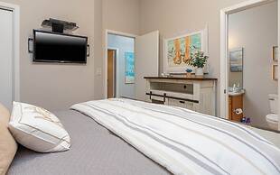 Phoenix Vi 6113 3 Bedroom Condo