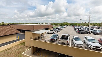 Phoenix V 201 3 Bedroom Condo