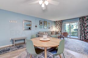 5d Amelia Landings 2 Bedroom Condo by RedAwning