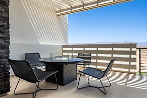 Lagoon Vibes 4 Bedroom Townhouse