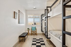 Lagoon Vibes 4 Bedroom Townhouse