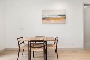 Lagoon Vibes 4 Bedroom Townhouse