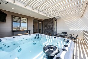 Lagoon Vibes 4 Bedroom Townhouse