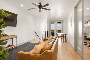 Lagoon Vibes 4 Bedroom Townhouse