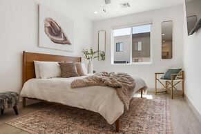 Lagoon Vibes 4 Bedroom Townhouse