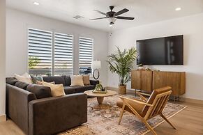 Lagoon Vibes 4 Bedroom Townhouse