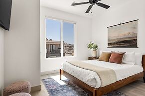 Lagoon Vibes 4 Bedroom Townhouse