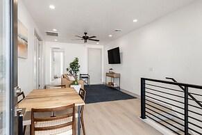 Lagoon Vibes 4 Bedroom Townhouse