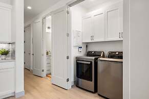 Lagoon Vibes 4 Bedroom Townhouse