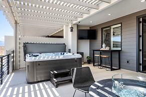 Lagoon Vibes 4 Bedroom Townhouse