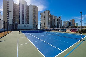 Phoenix Viii 8604 3 Bedroom Condo