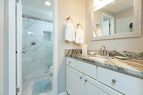 Phoenix Viii 8604 3 Bedroom Condo