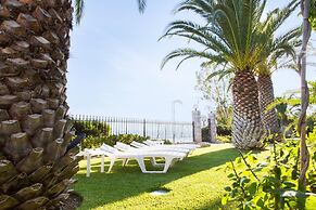 Seafront Luxury Villa w 3-en Suite BR BBQ