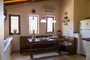 Seafront Luxury Villa w 3-en Suite BR BBQ