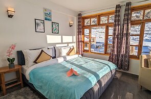 Moustache Koksar Luxuria