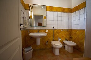 Maragani Beach Rooms & Breakfast