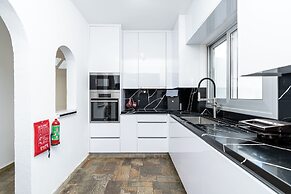 Blossom Holiday Villa DPS18