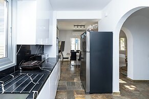 Blossom Holiday Villa DPS18