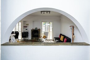 Blossom Holiday Villa DPS18