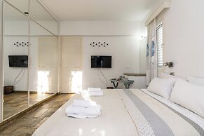 Blossom Holiday Villa DPS18