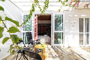 Blossom Holiday Villa DPS18