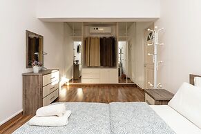 Blossom Holiday Villa DPS18