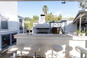 Blossom Holiday Villa DPS18