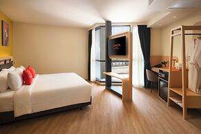 Lumen Bangkok Udomsuk Station