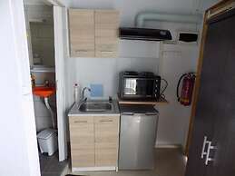 VS studios Single Room Private Bathroom