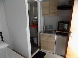 VS studios Single Room Private Bathroom