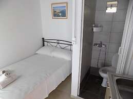 VS studios Single Room Private Bathroom