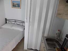 VS studios Single Room Private Bathroom