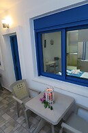 Sunorama Apts-studios by the sea