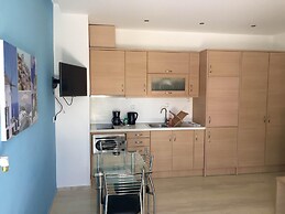 Sunorama Apts-studios by the sea