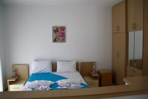 Sunorama Apts-studios by the sea