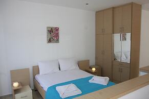 Sunorama Apts-studios by the sea