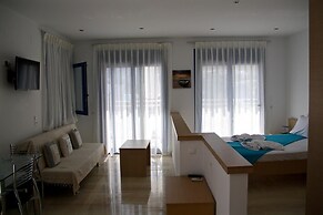 Sunorama Apts-studios by the sea