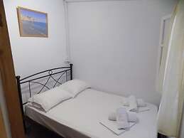 VS studios Triple Room with Bathroom