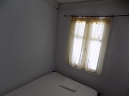 VS studios Triple Room with Bathroom